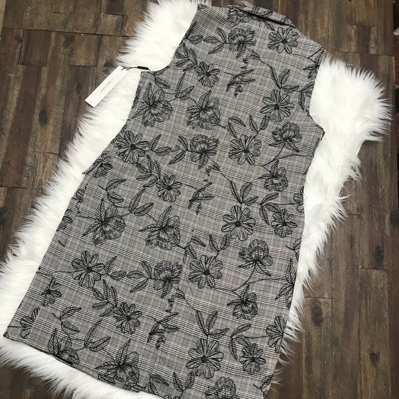 Calvin Klein Sleeveless Embroidered Dress - Picture 4 of 8